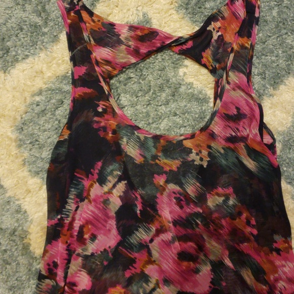SHEER  FLORAL HI-LOW tank top - Picture 3 of 4